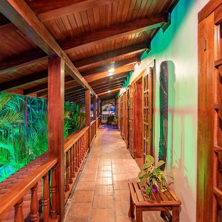 Hotel Villas Lirio Manuel Antonio Exterior photo